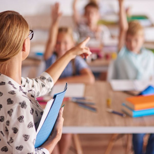 maestra-sus-aspirantes-alumnos